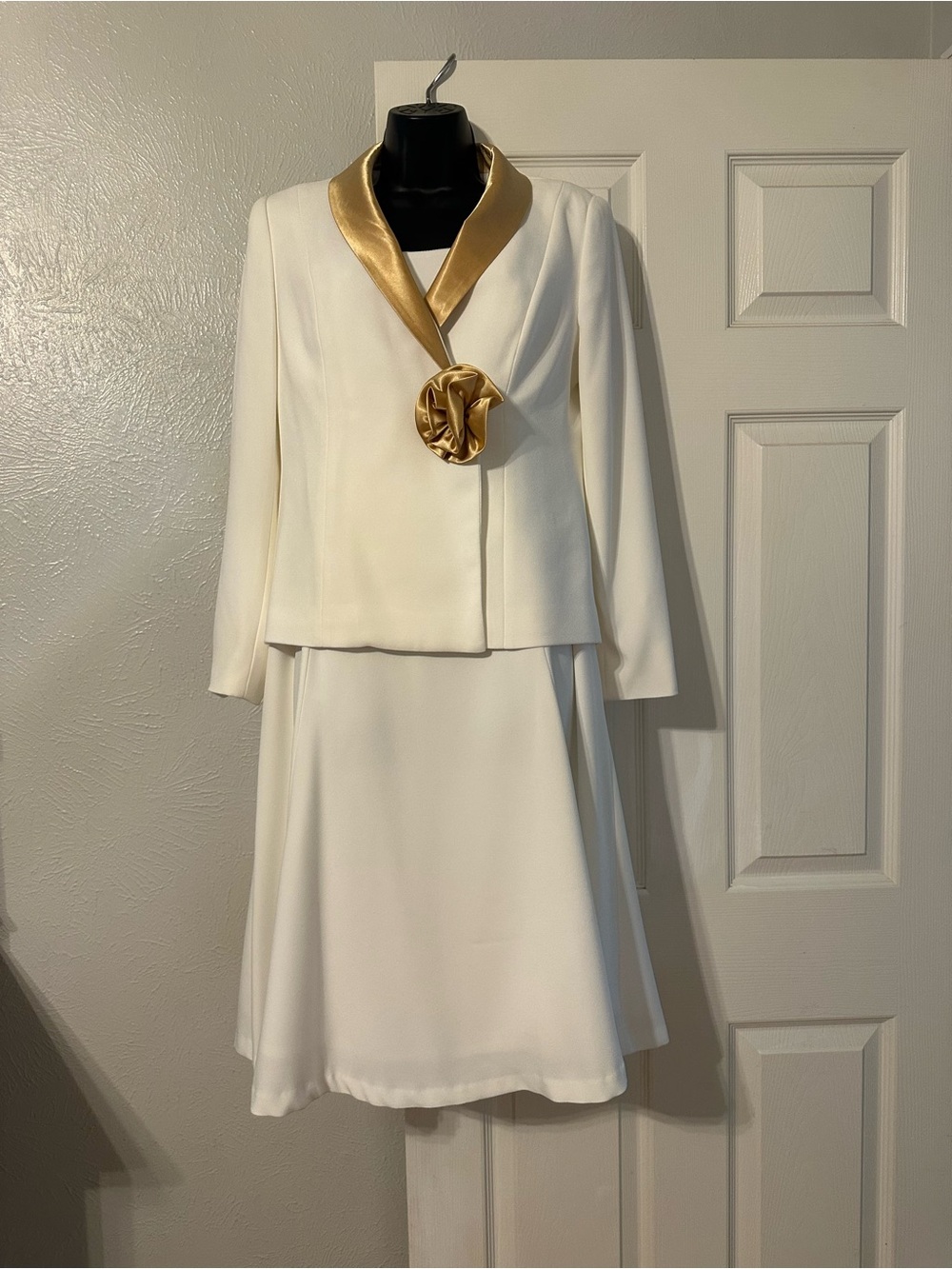 Midnight Velvet White Dress Suit with Gold Satin Collar